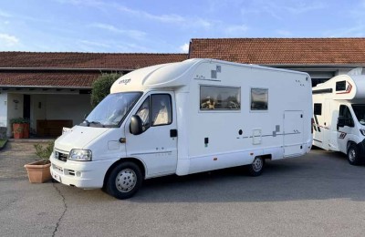 Camper usati: Semintegrale Elnagh Joxy 16g
