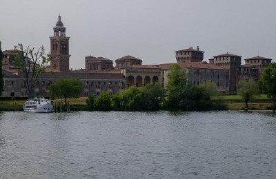 Mantova, la città circondata dall'acqua in camper