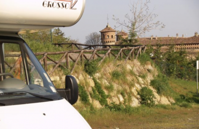 Peppone, Don Camillo e i Castelli  in camper