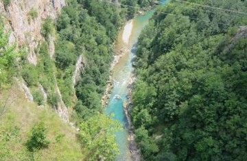 Parcheggio c/o il Ponte sul canyon del fiume Tara