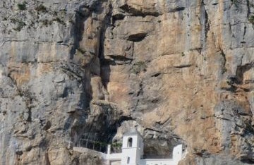 Parcheggio per il Monastero di Ostrog