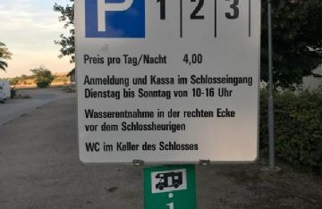 Wohnmobil- und Wohnwagenstellplatz