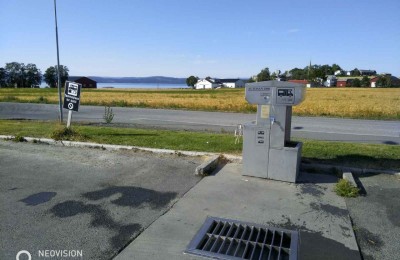 Parcheggio presso distributore