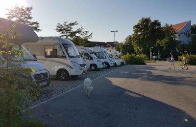 Wohnmobil-Stellplatz mit strom