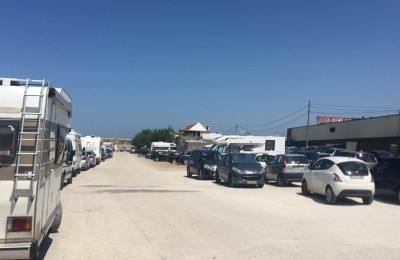 Parque De Pernoita De Autocaravanas