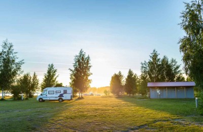 Bracke strand stallplats