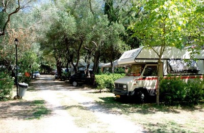 Karda beach camping & bungalows