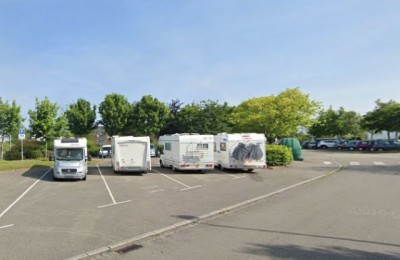 Parking camping-car