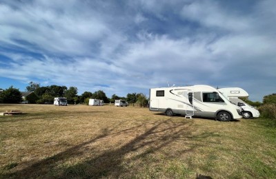 Aire de Camping-Cars de la Ferme du Clos Tessin