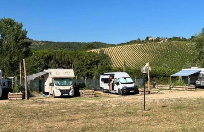 ValleChianti sosta camper e piscina 
