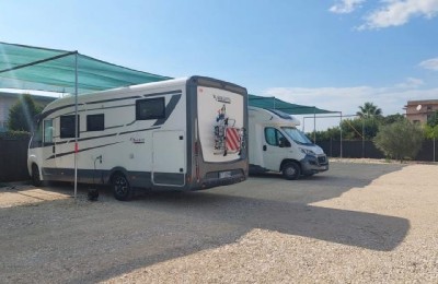 Happy Trailers Camping Berat