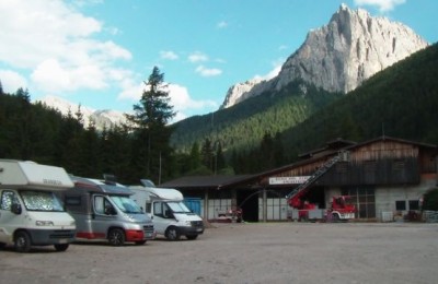 Area di sosta a Pozza di Fassa