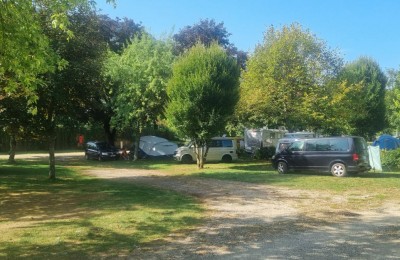 Camping Les Berges Du Guiers