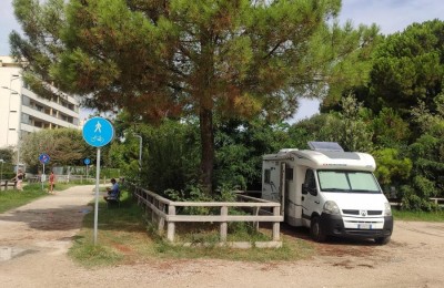 Parcheggio auto-camper