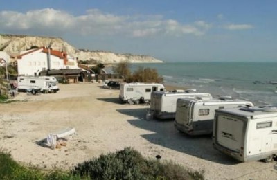 Sosta camper presso Bar Ciclopi