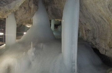 Parcheggio della Demänovska L'adova Jaskiňa-Grotta di Ghiaccio