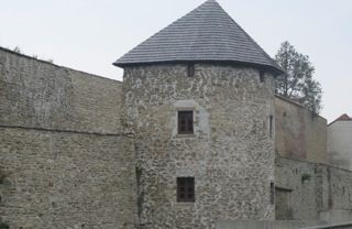 Parcheggio nella piazza centrale