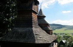 Parcheggio per la chiesa di legno di Lukov