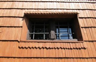 Parcheggio per la chiesa di legno di Tročany