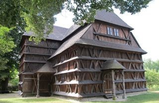 Parcheggio per visita alla Chiesa Luterana di Legno di Hronsek
