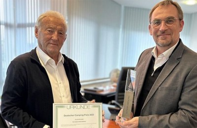 Il fondatore di Hobby Harald Striewski riceve il Premio Tedesco per il Campeggio 2023