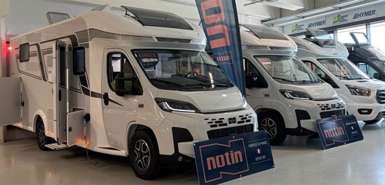 Notin approda a Camping Sport Magenta