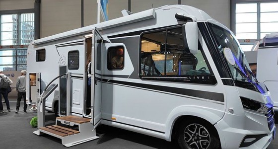 Knaus L!ve I 700 MEG in 100 secondi