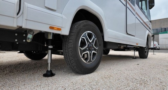 Focus accessori: il Fema, stabilizzatori idraulici autolivellanti