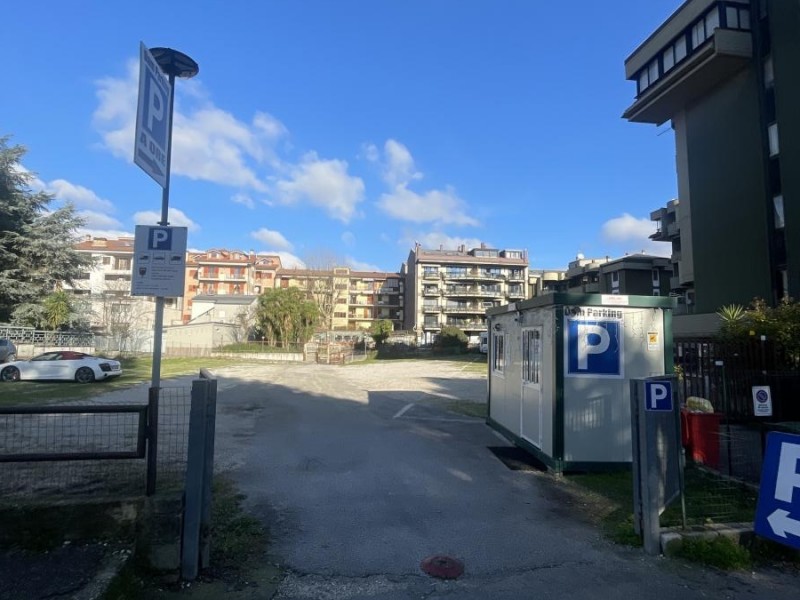 Dams Parking